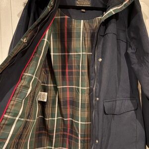 Pendleton women’s Navy Raincoat with Plaid Lining M